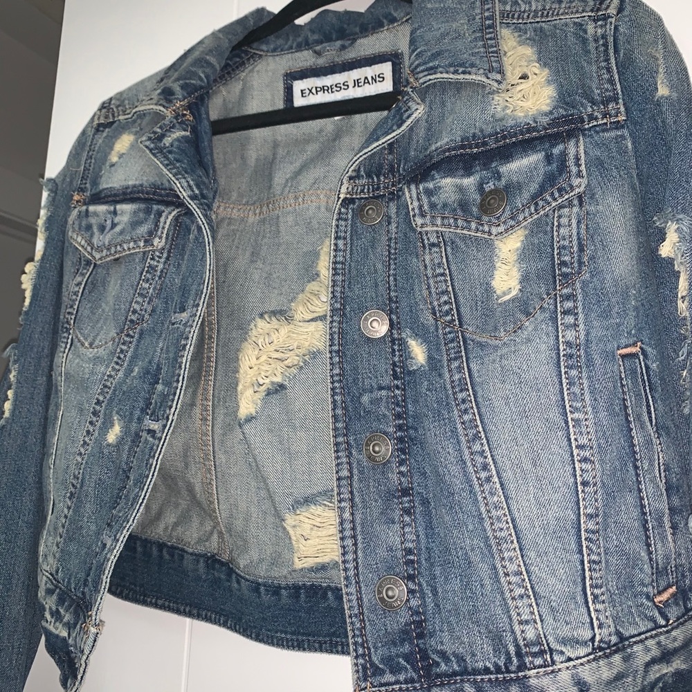 Expressed Cropped Denim Jacket - Picture 3 of 5